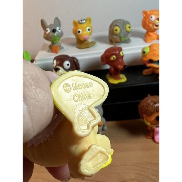 Collection of 16 Ugglys Pet Shop Figures Mostly Dogs - Picture 7 of 7